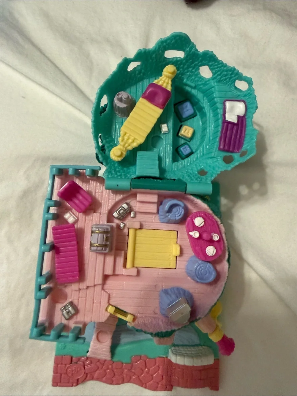 Polly Pocket Treehouse- Vintage 1994- Complete set